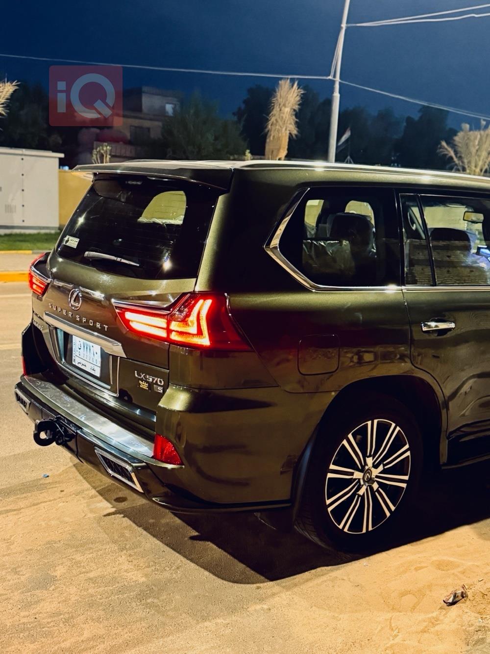 لكزس LX